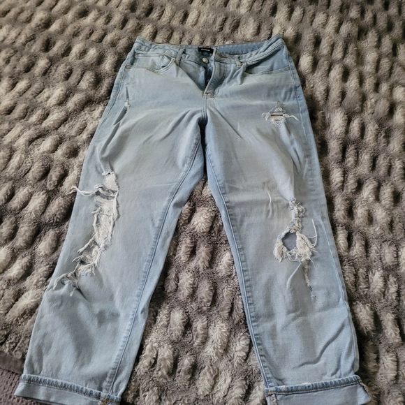 Jeans - Picture 2 of 4